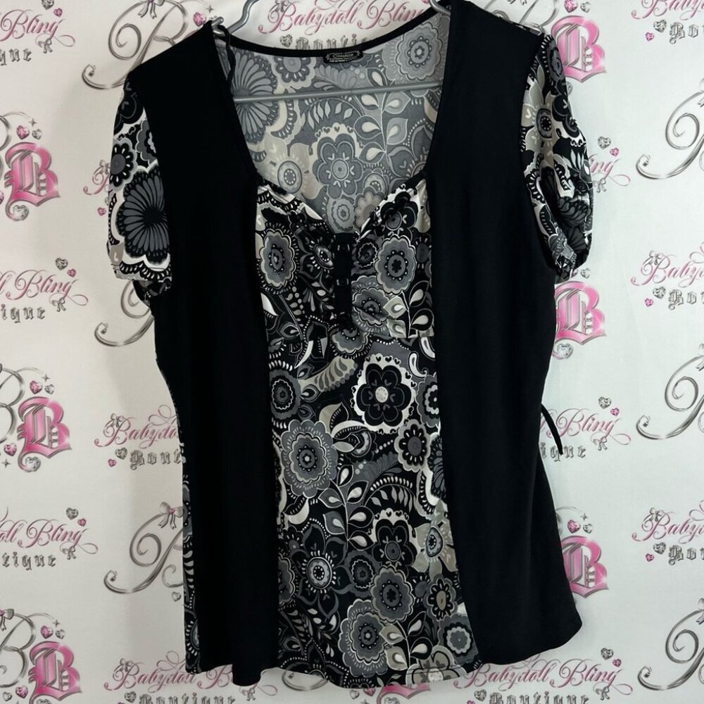 Clientele tshirt paisley floral flowers bustier Black and White Floral Blouse